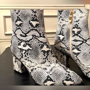 WETKISS SNAKESKIN ANKLE BOOTS- sz 71/2
